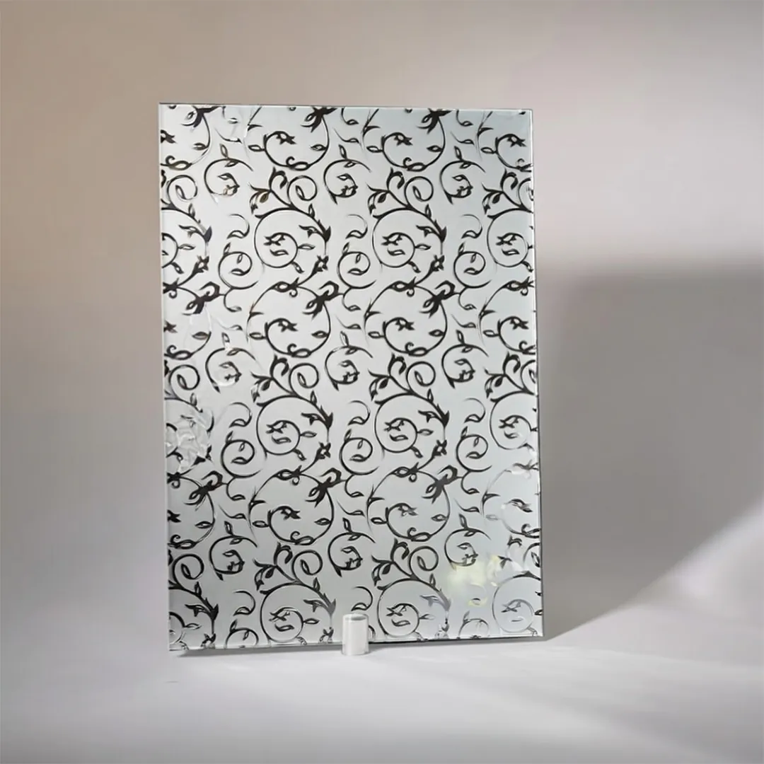 Фото зеркало с узором модель Вьюн цвет серебро