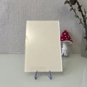 Фото стекло цветное бежевое Лакобель RAL 1013